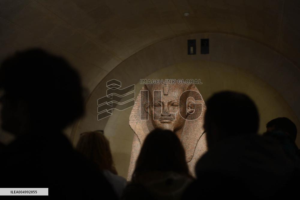 Illustrations - Louvre Museum - Paris