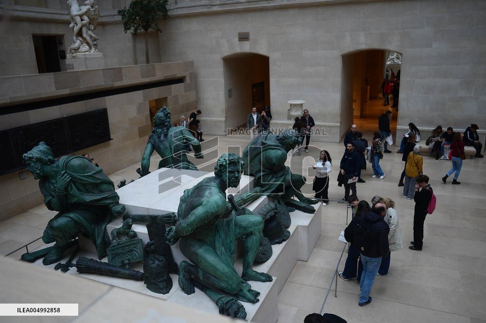 Illustrations - Louvre Museum - Paris