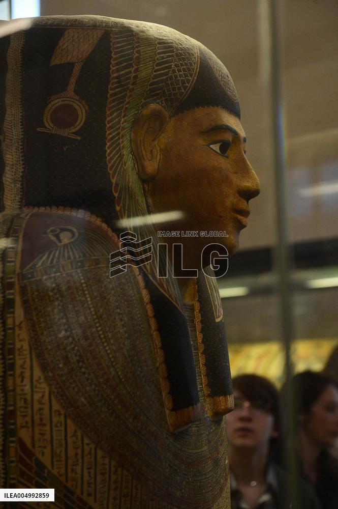 Illustrations - Louvre Museum - Paris