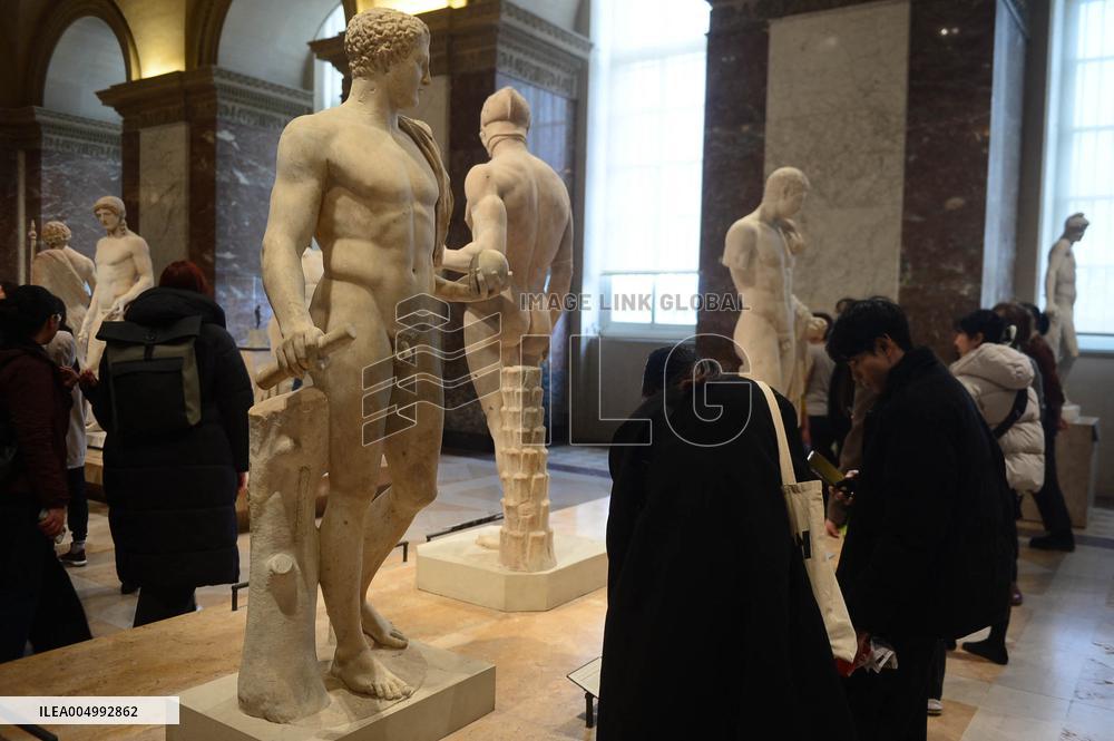 Illustrations - Louvre Museum - Paris