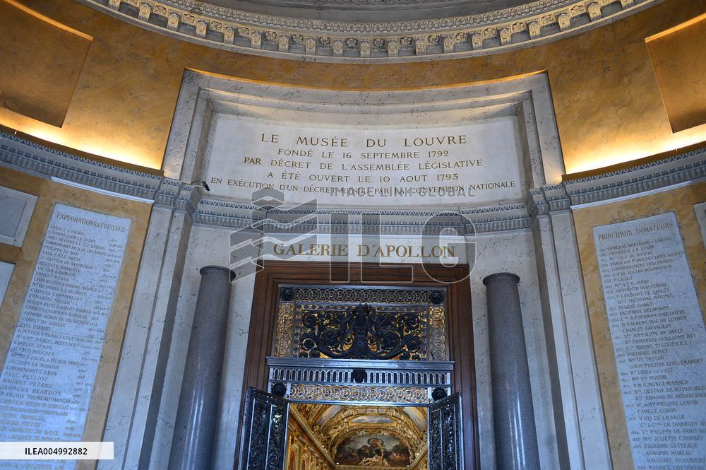 Illustrations - Louvre Museum - Paris