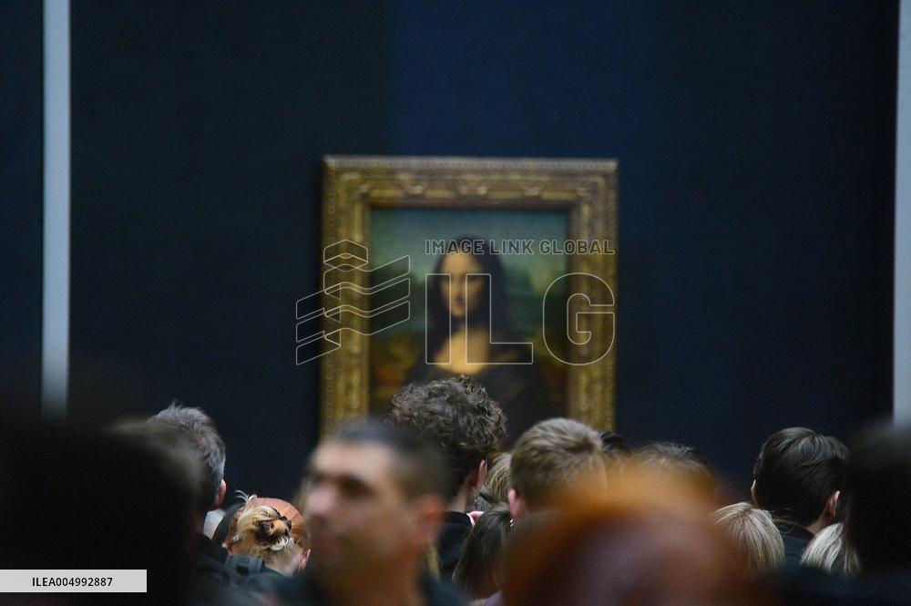 Illustrations - Louvre Museum - Paris