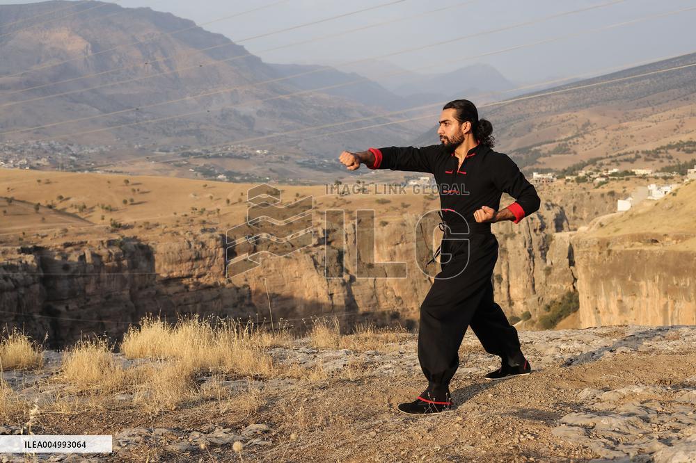 Kurdish Kung Fu Master Kawlokei's Discipline - Iraq