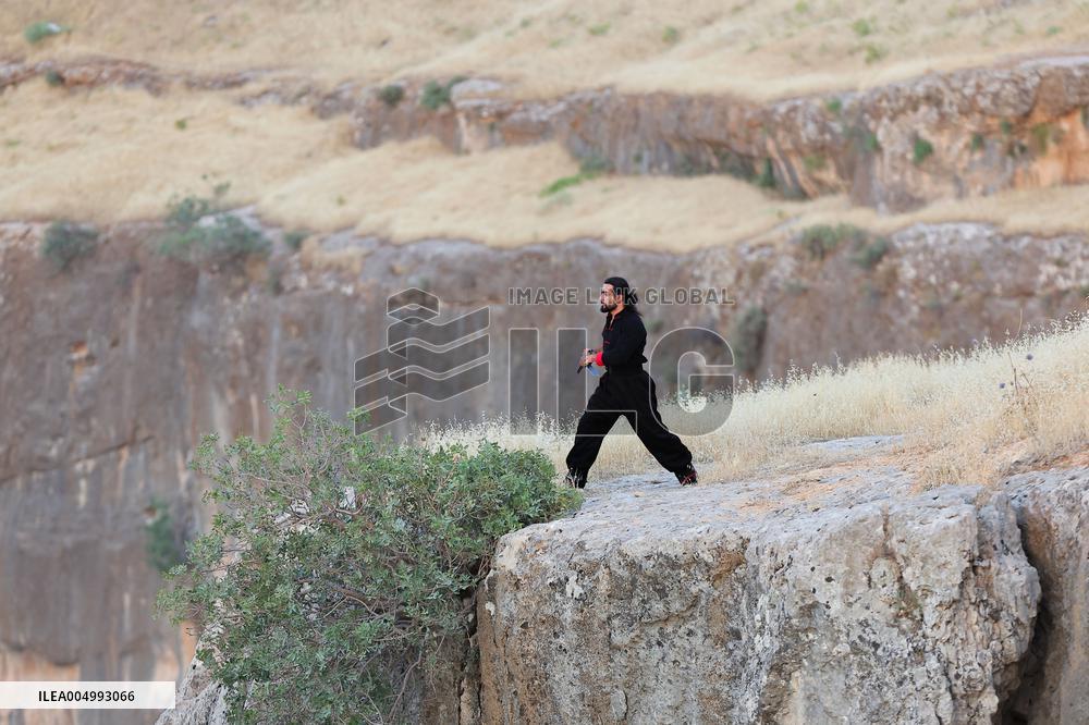 Kurdish Kung Fu Master Kawlokei's Discipline - Iraq