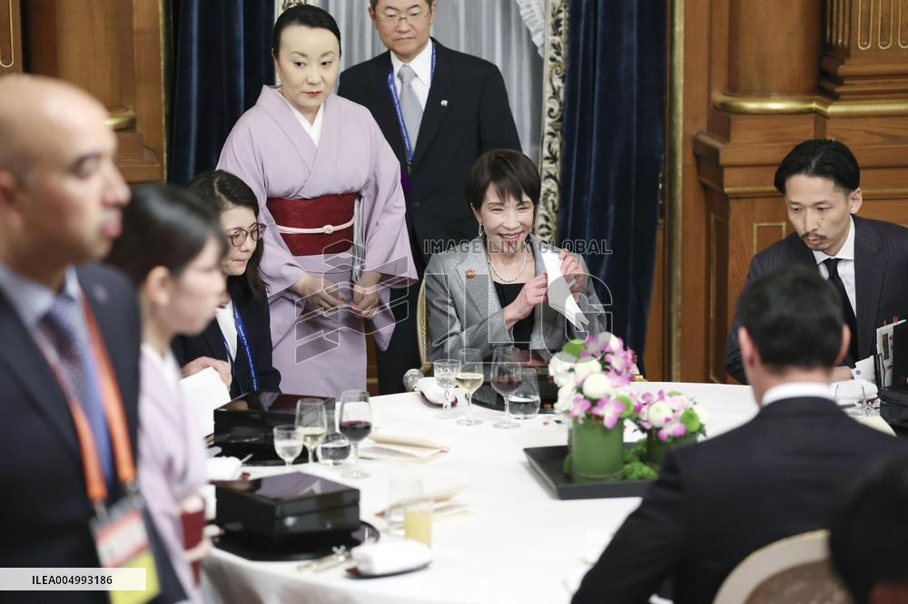 Japan PM hosts banquet for leaders of 5 Central Asian nations