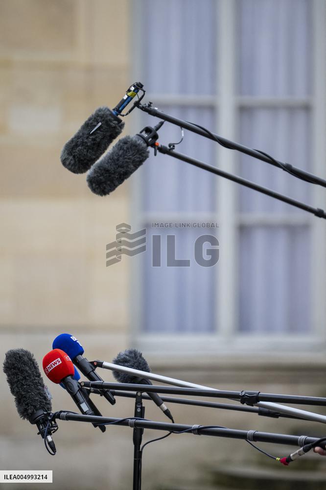 IIlustration - Microphones During a Presser