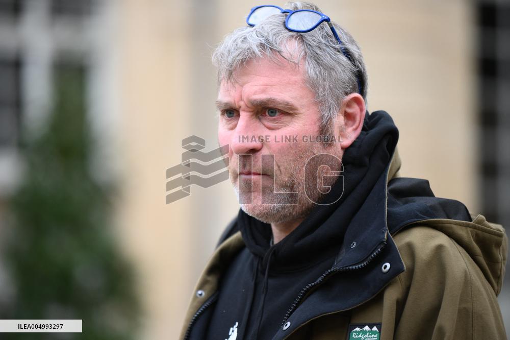 Confederation Paysanne General Secretary at the Hotel Matignon - Paris