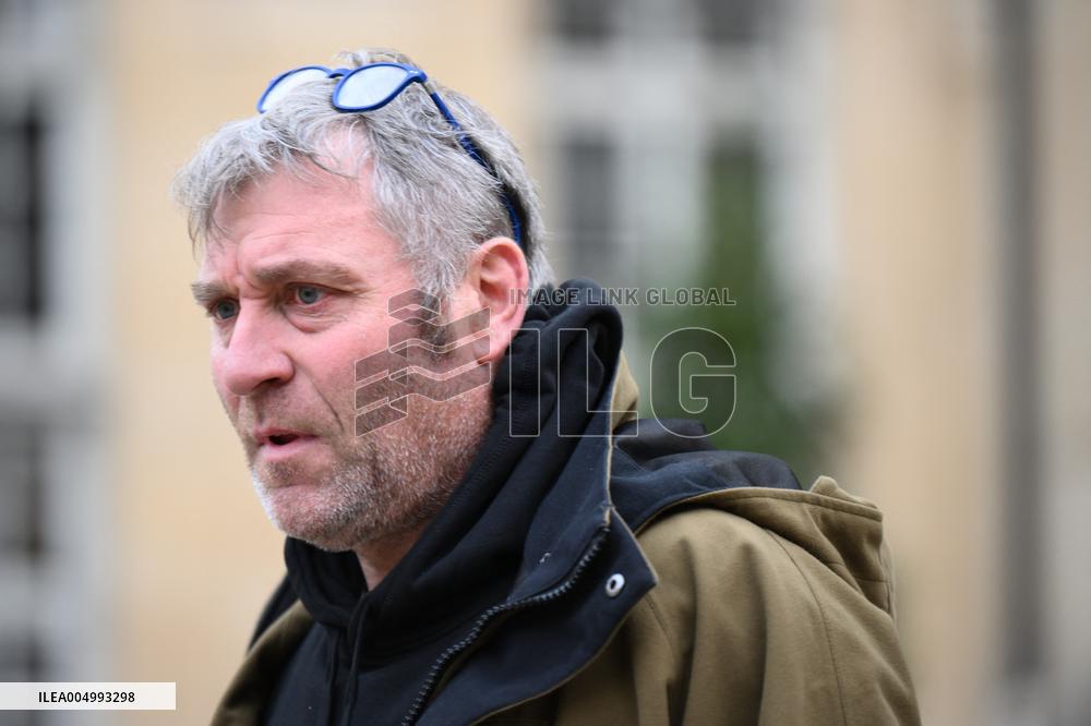 Confederation Paysanne General Secretary at the Hotel Matignon - Paris