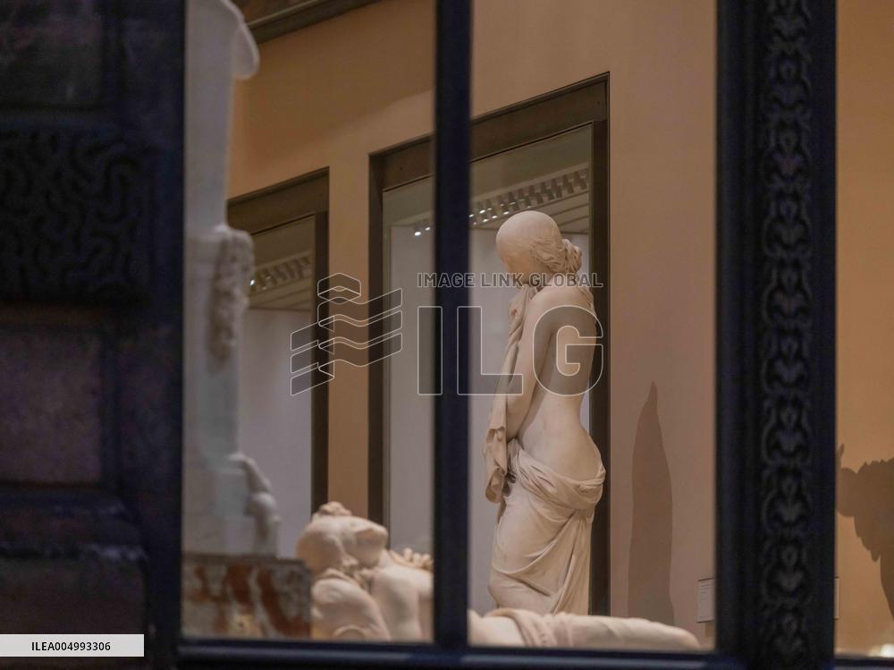 Illustration - Louvre Museum