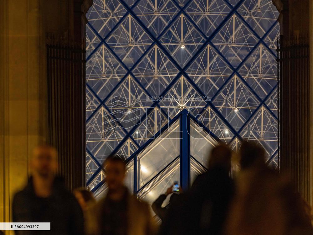 Illustration - Louvre Museum