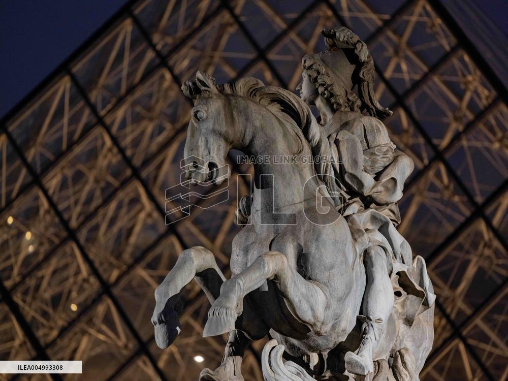 Illustration - Louvre Museum