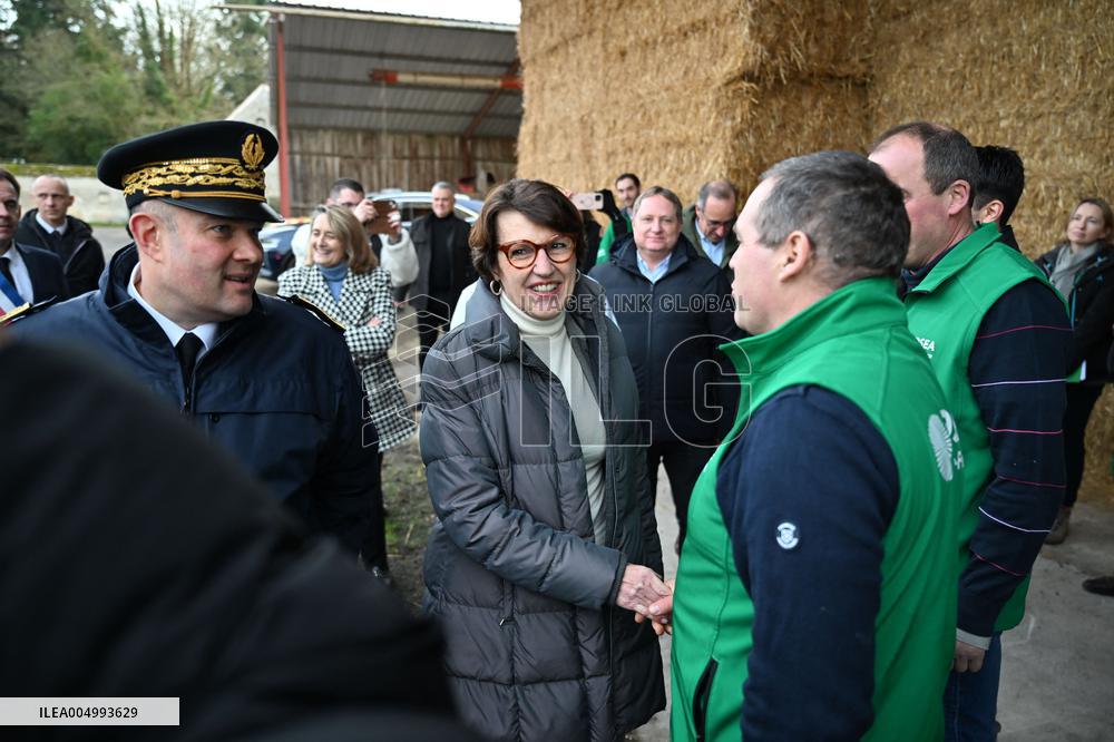 French Minister of Agriculture Visits A Farm - Yvelines