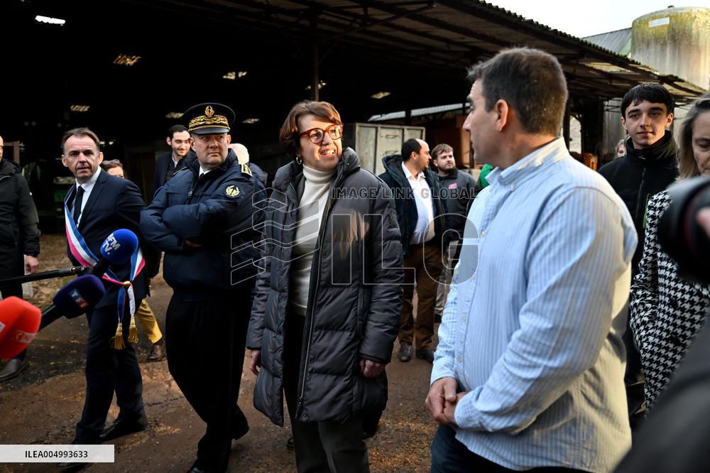 French Minister of Agriculture Visits A Farm - Yvelines