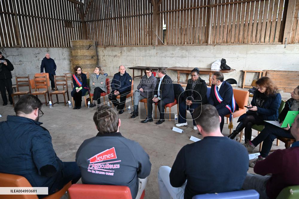 French Minister of Agriculture Visits A Farm - Yvelines