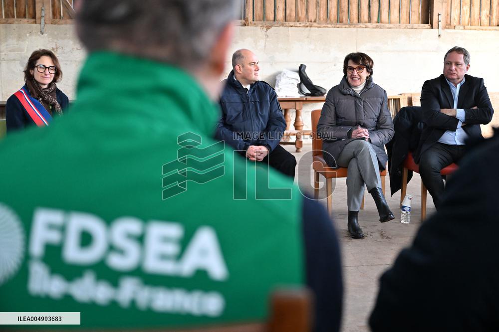 French Minister of Agriculture Visits A Farm - Yvelines