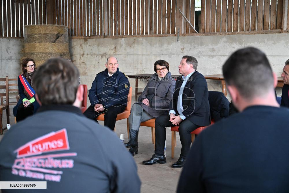French Minister of Agriculture Visits A Farm - Yvelines