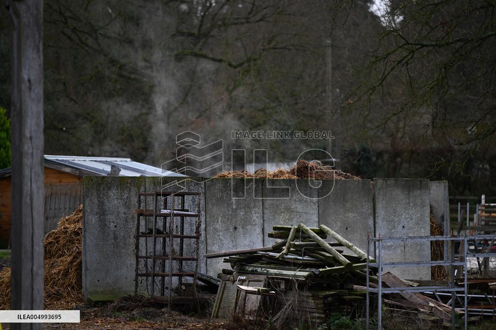 French Minister of Agriculture Visits A Farm - Yvelines