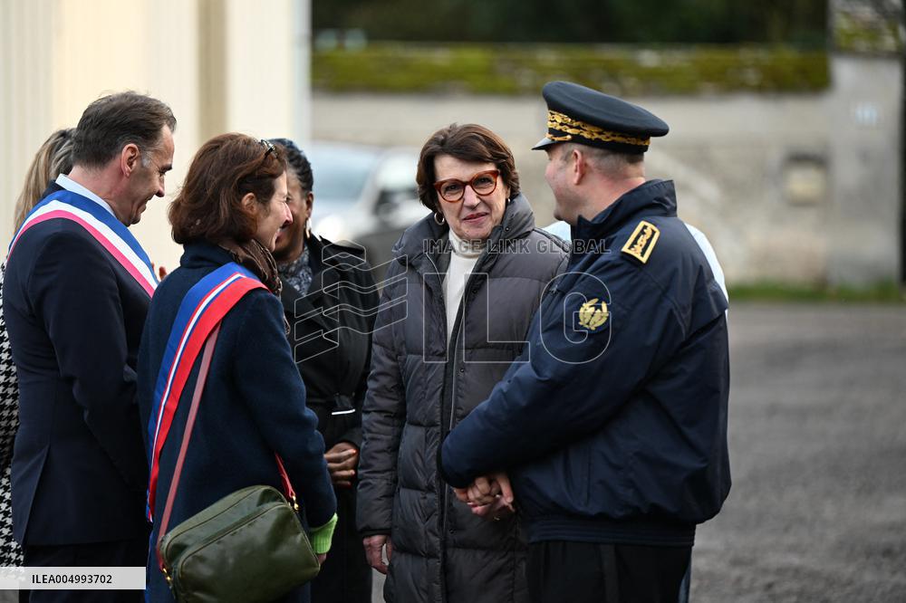 French Minister of Agriculture Visits A Farm - Yvelines