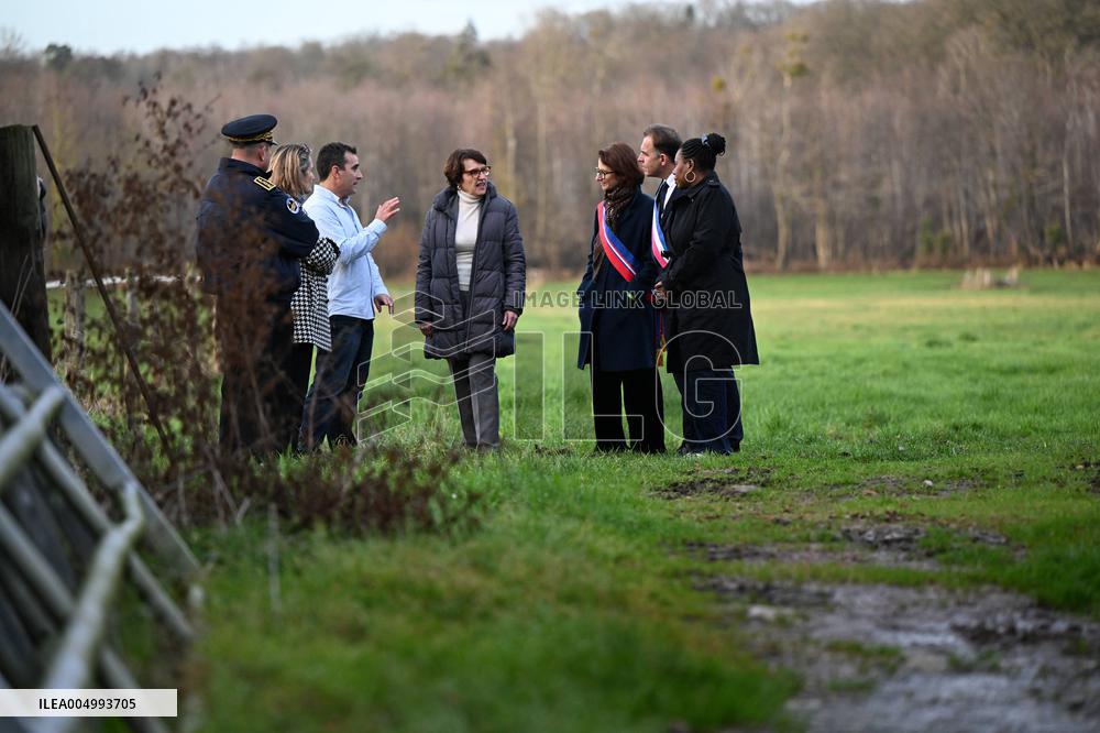 French Minister of Agriculture Visits A Farm - Yvelines