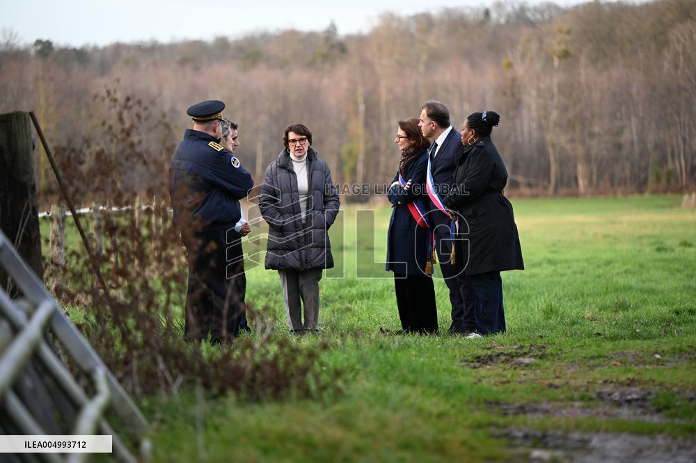 French Minister of Agriculture Visits A Farm - Yvelines