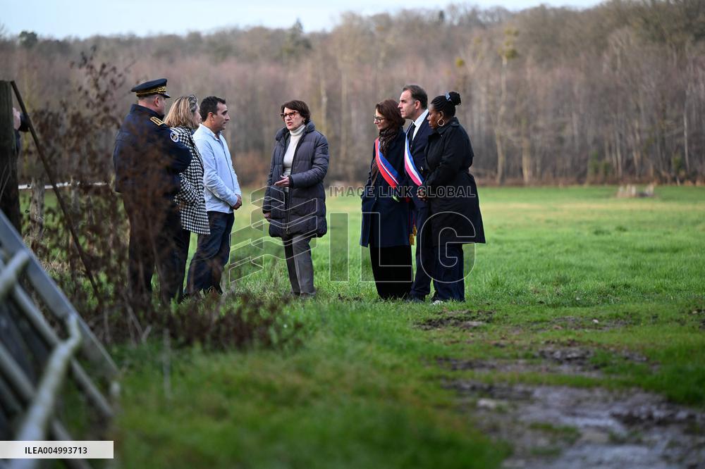 French Minister of Agriculture Visits A Farm - Yvelines