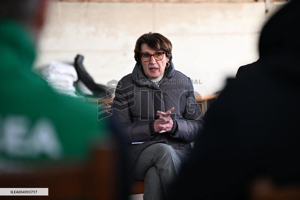 French Minister of Agriculture Visits A Farm - Yvelines
