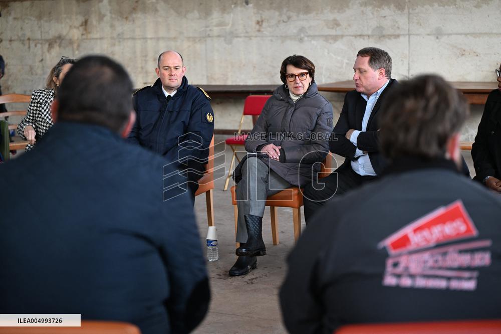 French Minister of Agriculture Visits A Farm - Yvelines