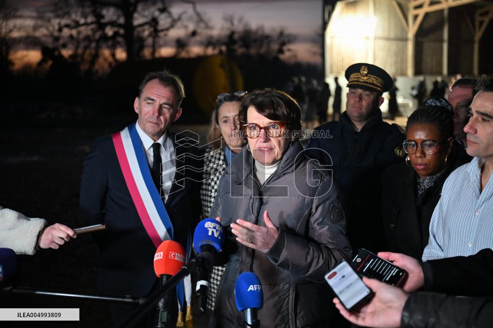 French Minister of Agriculture Visits A Farm - Yvelines
