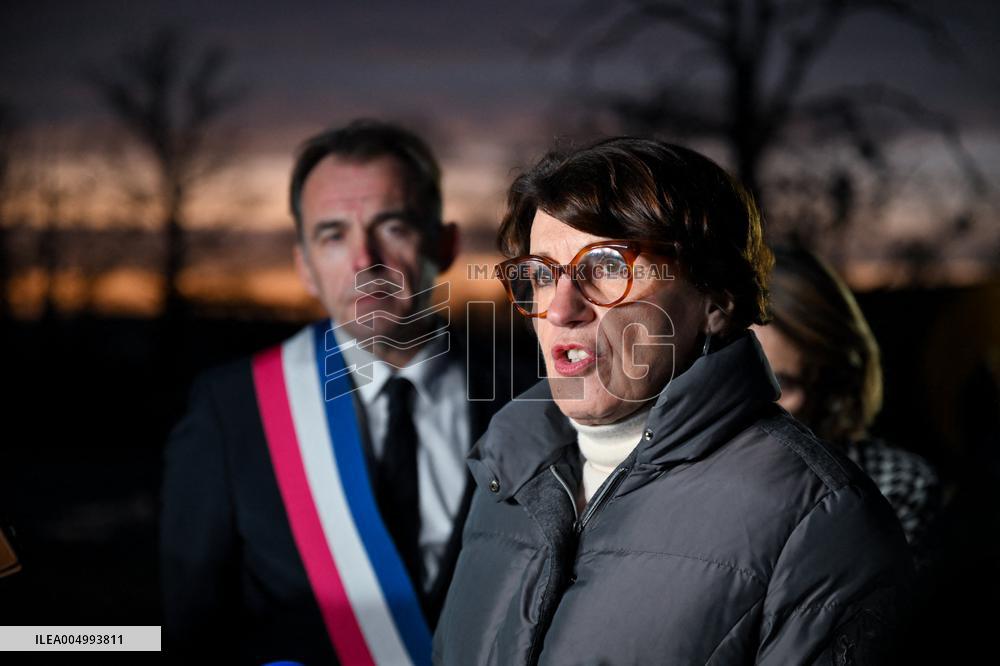 French Minister of Agriculture Visits A Farm - Yvelines