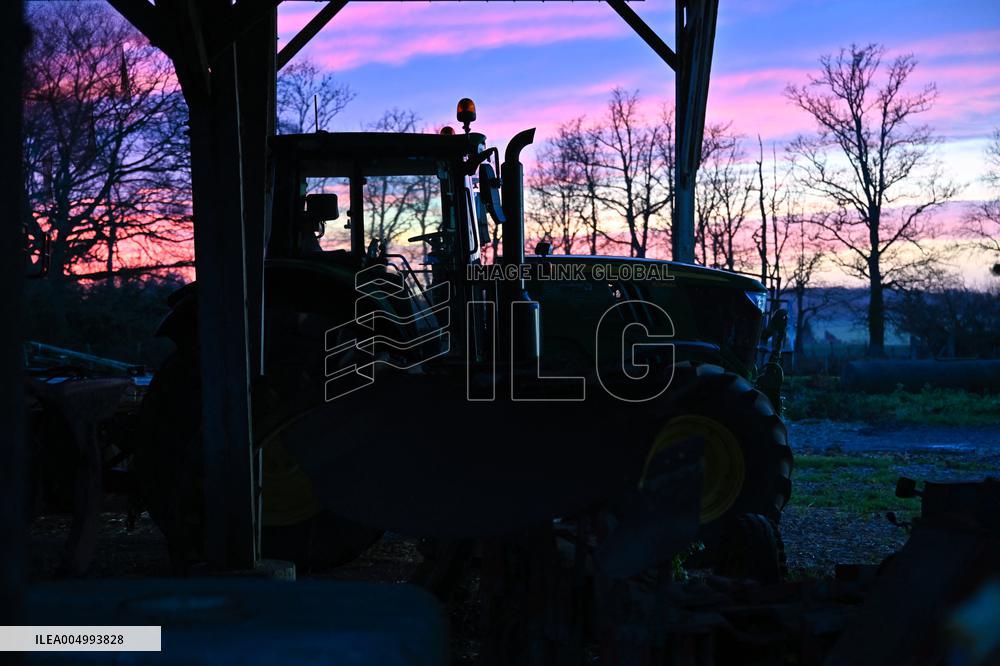 French Minister of Agriculture Visits A Farm - Yvelines