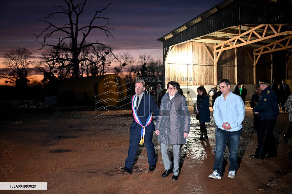 French Minister of Agriculture Visits A Farm - Yvelines