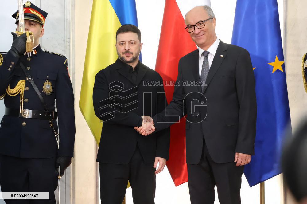 Ukrainian President Volodymyr Zelensky visits Warsaw  Poland