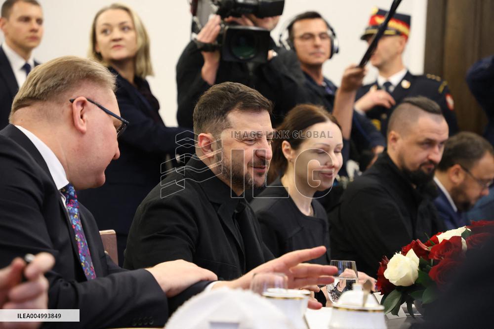 Ukrainian President Volodymyr Zelensky visits Warsaw  Poland