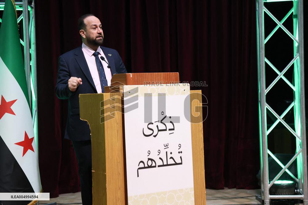 Syrian Government Officials Honor Families of Victims