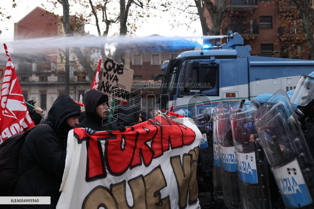 Clashes During The Protest Against The Askatasuna Eviction - Turin