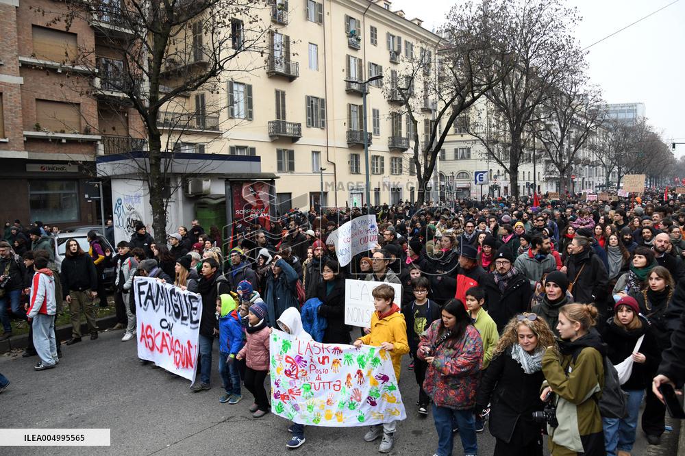 Clashes During The Protest Against The Askatasuna Eviction - Turin