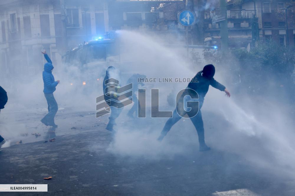 Clashes During The Protest Against The Askatasuna Eviction - Turin