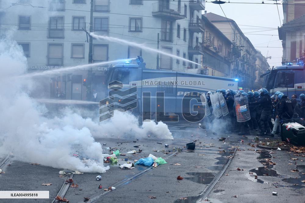 Clashes During The Protest Against The Askatasuna Eviction - Turin