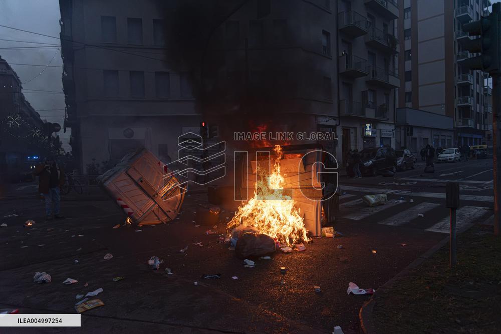 Protest Aska Non Si Chiude In Torino - Italy