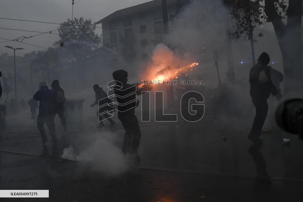 Protest Aska Non Si Chiude In Torino - Italy