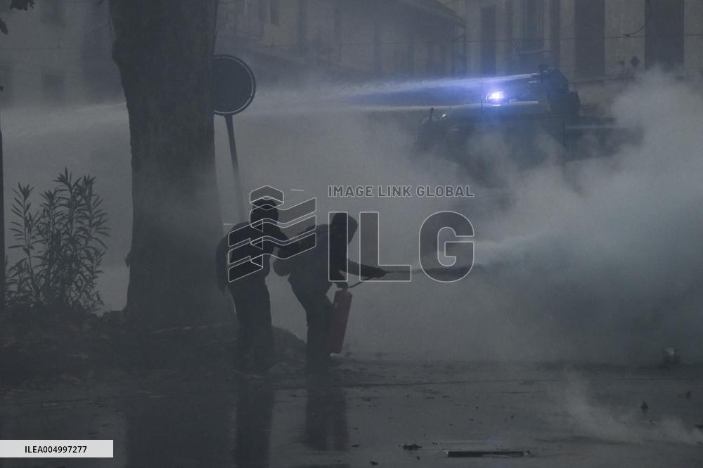 Protest Aska Non Si Chiude In Torino - Italy