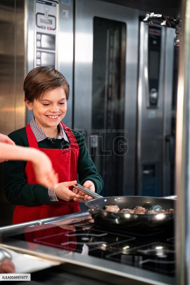 PRINCESS ESTELLE AND PRINCE OSCAR CHRISTMAS