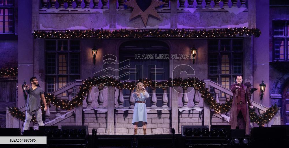 Premiere of Gi-Ga Gantische Christmas Show - Rotterdam