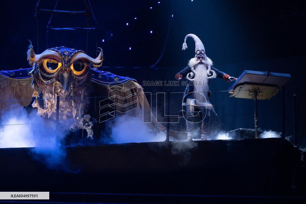 Premiere of Gi-Ga Gantische Christmas Show - Rotterdam