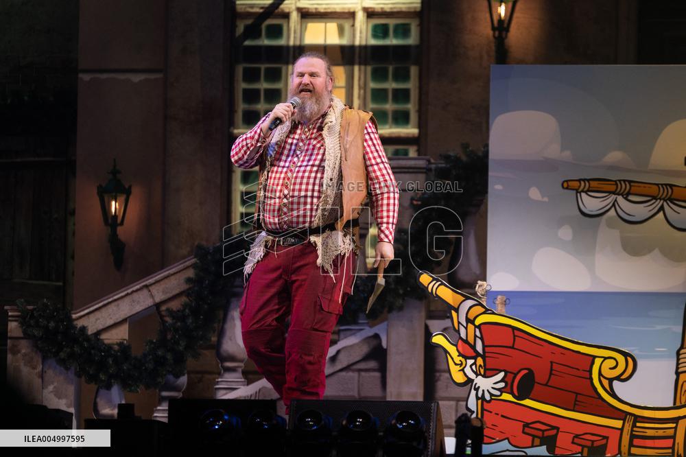 Premiere of Gi-Ga Gantische Christmas Show - Rotterdam