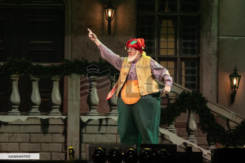 Premiere of Gi-Ga Gantische Christmas Show - Rotterdam