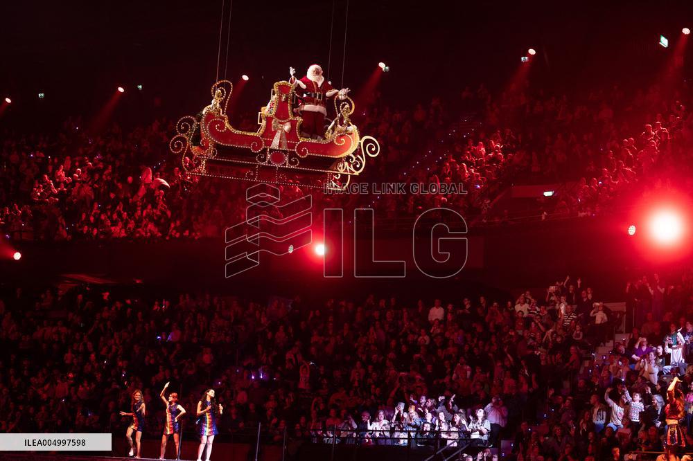 Premiere of Gi-Ga Gantische Christmas Show - Rotterdam