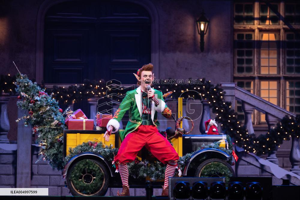 Premiere of Gi-Ga Gantische Christmas Show - Rotterdam