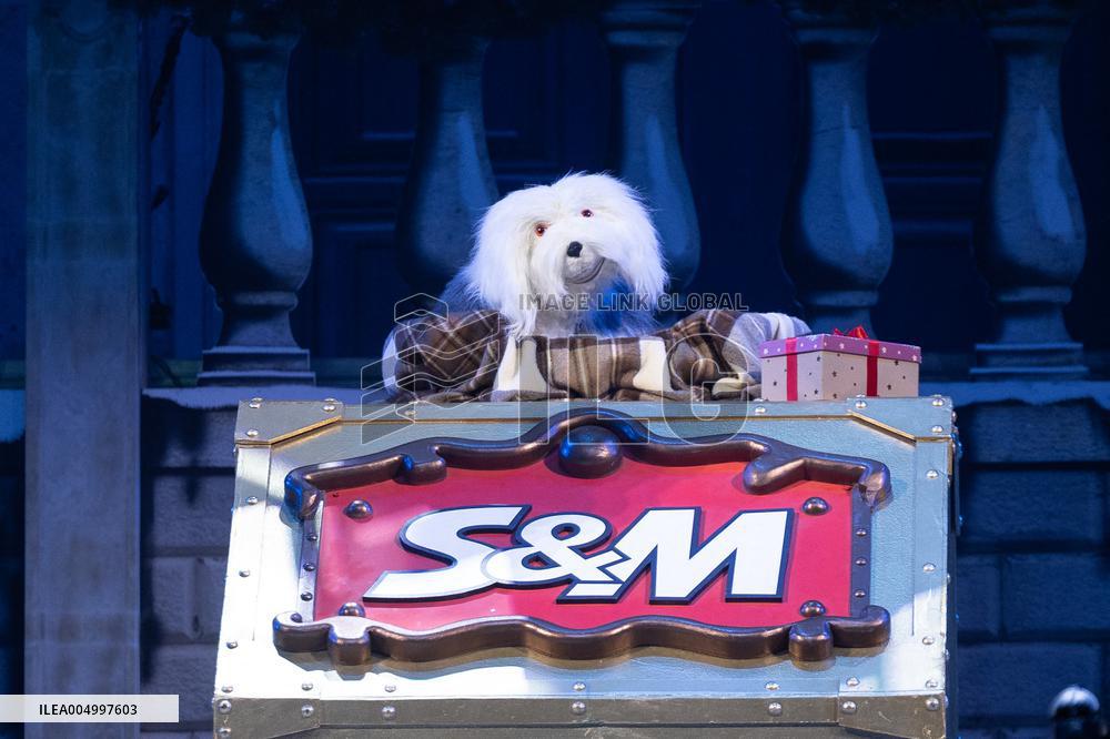 Premiere of Gi-Ga Gantische Christmas Show - Rotterdam