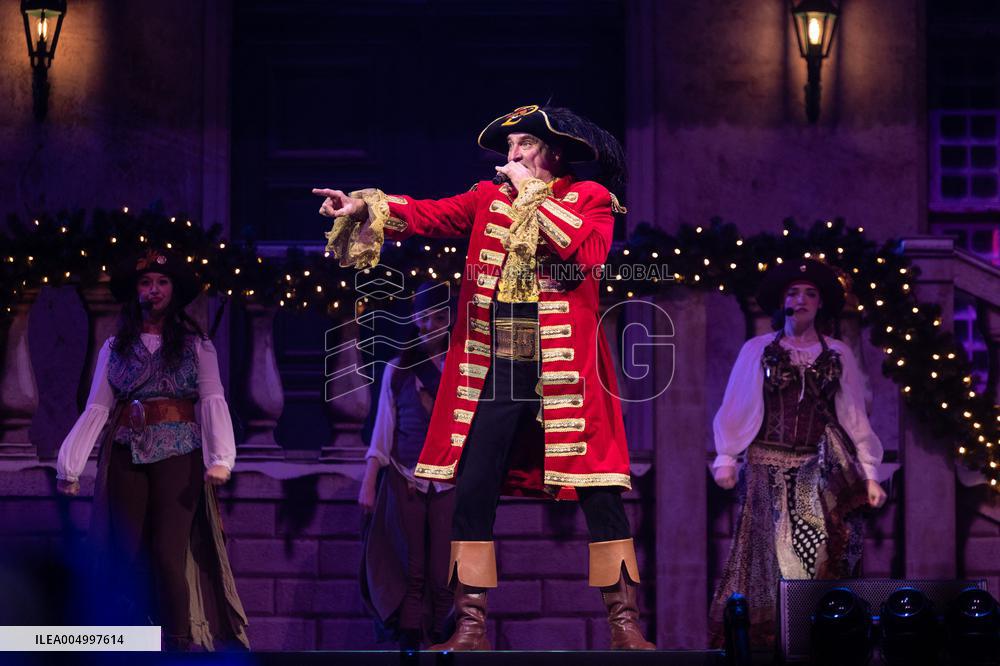 Premiere of Gi-Ga Gantische Christmas Show - Rotterdam